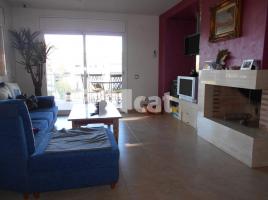 Houses (villa / tower), 450.00 m², near bus and train, almost new, Calle d'Olof Palme