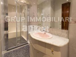 Flat, 101.00 m², close to bus and metro