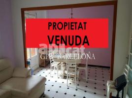 Flat, 95.00 m², close to bus and metro