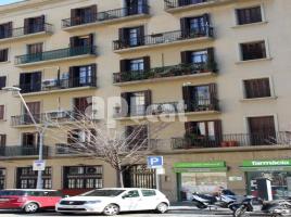 Вертикальные недвижимости, 1096.00 m², Рядом с автобусом и метро, Calle de Provença