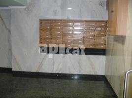 For rent office, 23.00 m², near bus and train