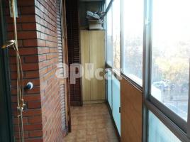 Flat, 84.00 m², close to bus and metro