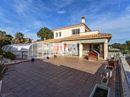 Houses (detached house), 404.00 m², almost new, Calle Isidre Nonell