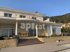 Houses (villa / tower), 511.00 m², almost new