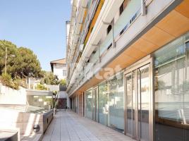 For rent office, 272.00 m², close to bus and metro, Calle del Císter