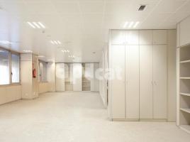 For rent office, 832.00 m², close to bus and metro, Calle Gran Via de les Corts Catalanes