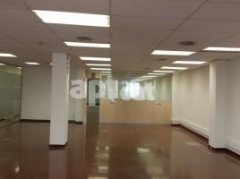 For rent office, 412.00 m², near bus and train, Calle Compte Urgell