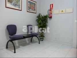 For rent office, 40.00 m², near bus and train, almost new, Calle Bonaire