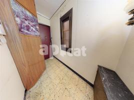 Flat, 76.00 m², near bus and train, Calle Consell de Cent , 573