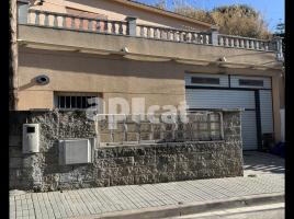 Houses (villa / tower), 164.00 m², almost new, Calle València