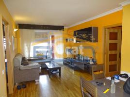 Flat, 88.00 m², close to bus and metro