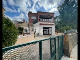 Houses (villa / tower), 162.00 m², almost new, Calle Joan Miro