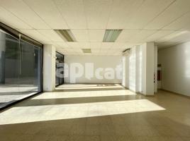 For rent business premises, 55.00 m², Plaza Josep Pallach