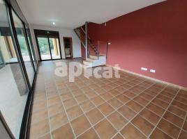 Houses (villa / tower), 239.00 m², almost new