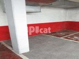 For rent parking, 3.00 m², Calle de Portbou